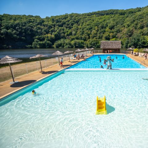 Camping Sea Green Château du Gibanel Camping Sea Green Château du Gibanel - Camping Corrèze - Image N°2