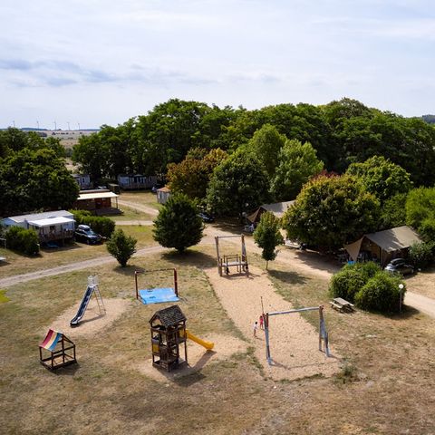 Camping Le Petit Trianon  Camping Le Petit Trianon  - Camping Vienne - Image N°3
