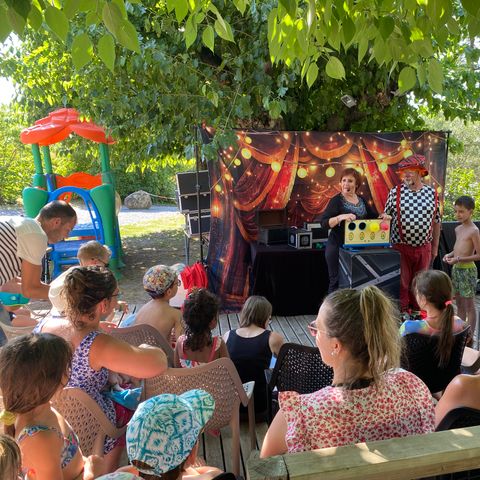 Flower Camping Saint Amand Flower Camping Saint Amand - Camping Ardèche - Image N°6