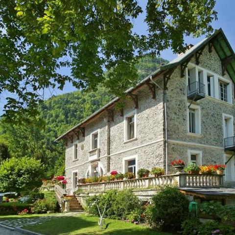 Le Château de Rochetaillée - Camping Isère - Image N°3