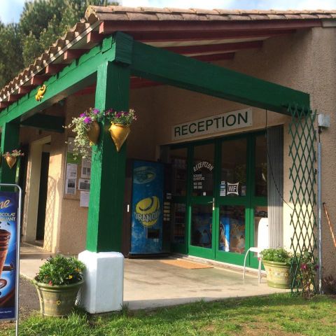 Camping La Bernede  Camping La Bernede  - Camping Aude - Image N°2