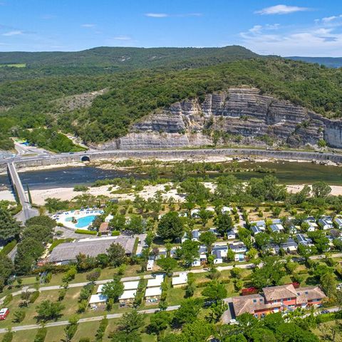 Flower Camping Le Riviera - Camping Ardèche - Image N°3