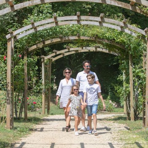 Camping Parc de la Belle Camping Parc de la Belle - Camping Vienne - Image N°2
