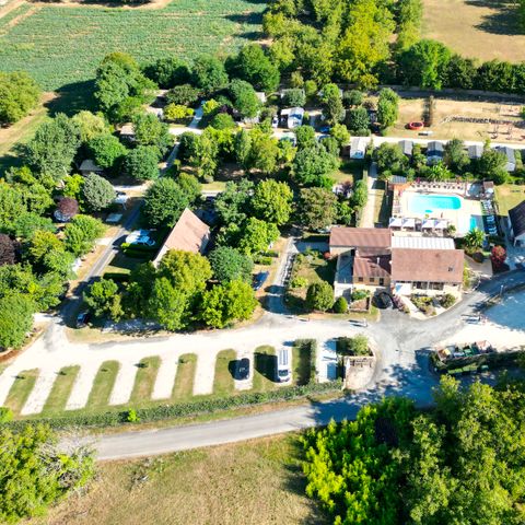 Flower Camping Le Tiradou - Camping Dordogne - Image N°2