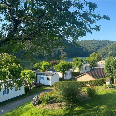 Camping Paradis - Village De Vacances La Gineste Camping Paradis - Village De Vacances La Gineste - Camping Cantal - Image N°2