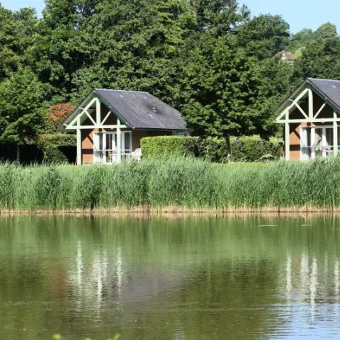Village de chalets d'Objat Village de chalets d'Objat - Camping Corrèze - Image N°2